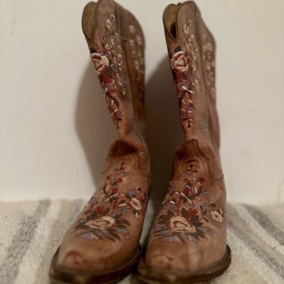Shyanne Maisie Floral Embroidered Western Leather Boots - Picture 2 of 5